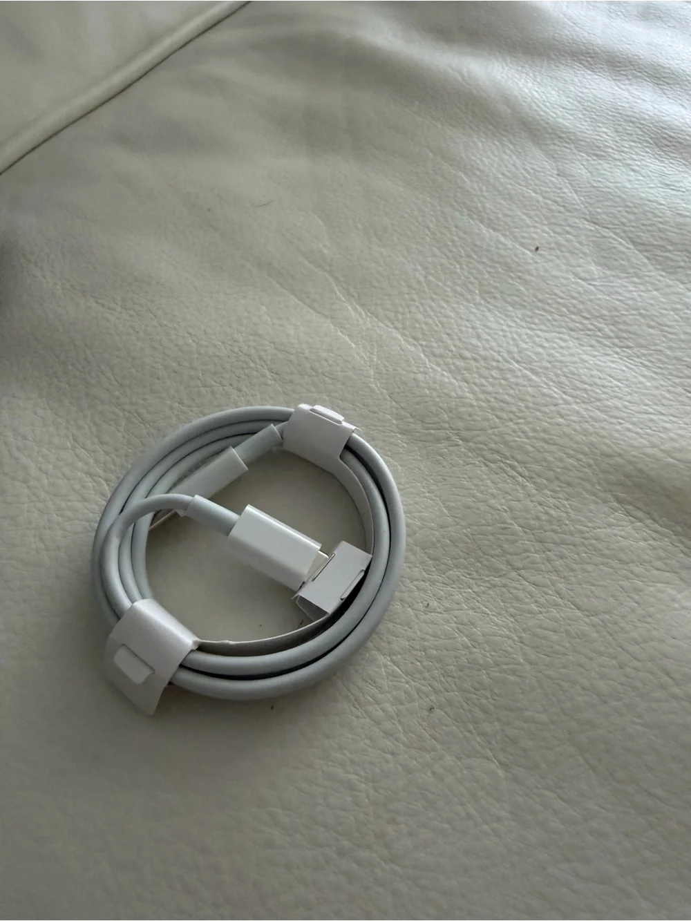 Apple AirPods Max in midnight color NEW